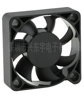 舞臺(tái)燈光散熱風(fēng)扇不僅是舞臺(tái)燈光壽命的延長(zhǎng)者，更能保護(hù)自己